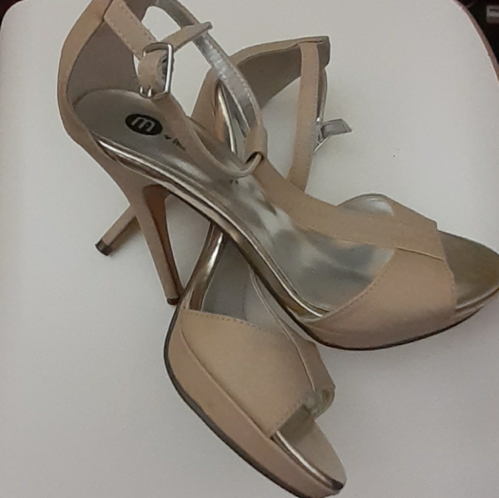 Sexy Michael Antonio Tan Sparkle Platform Ankle Strap Heels size 7